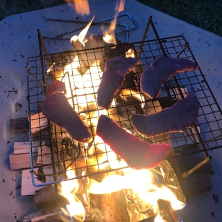 キャンプ飯♩焚き火でジンギスカン